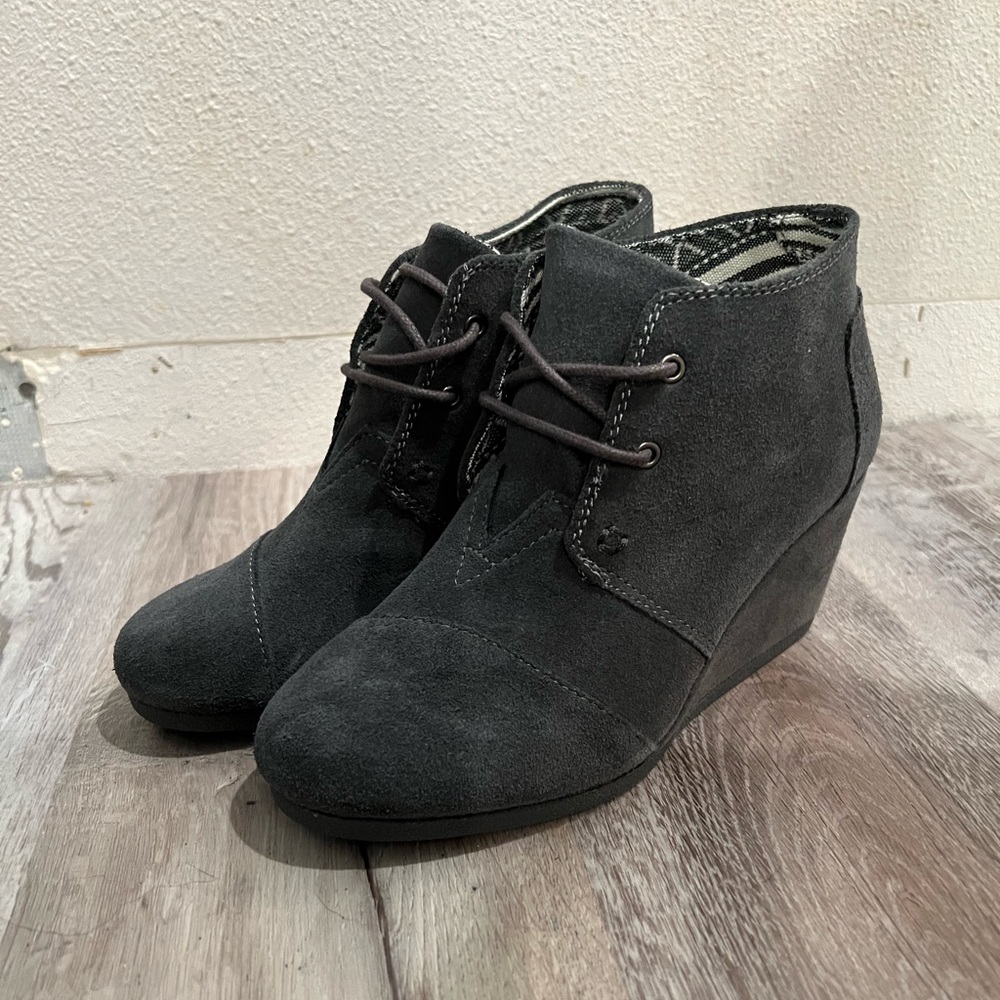 TOMS Gray Suede Wedge Bootie, Size: 5.5